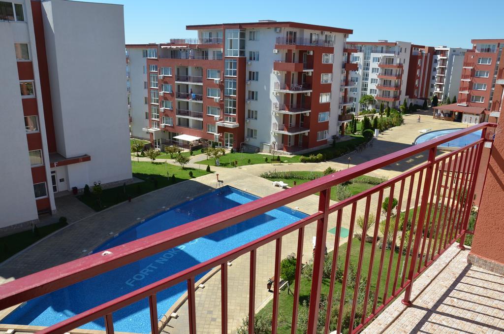 Single Private Apartments In Marina View Fort Beach Święty Włas Zewnętrze zdjęcie