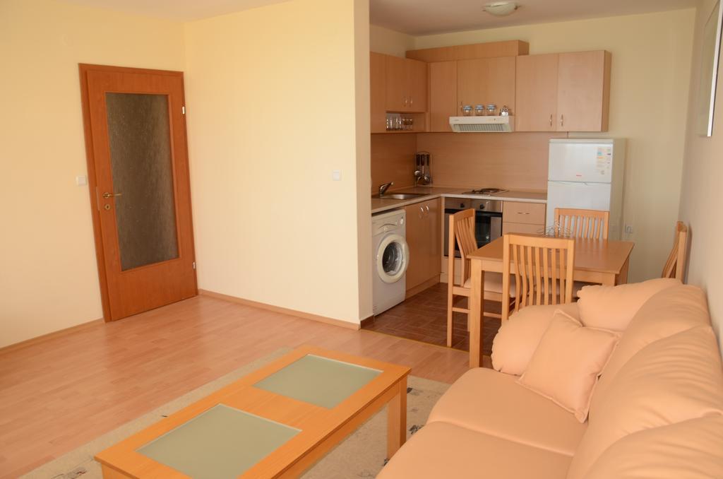 Single Private Apartments In Marina View Fort Beach Święty Włas Zewnętrze zdjęcie