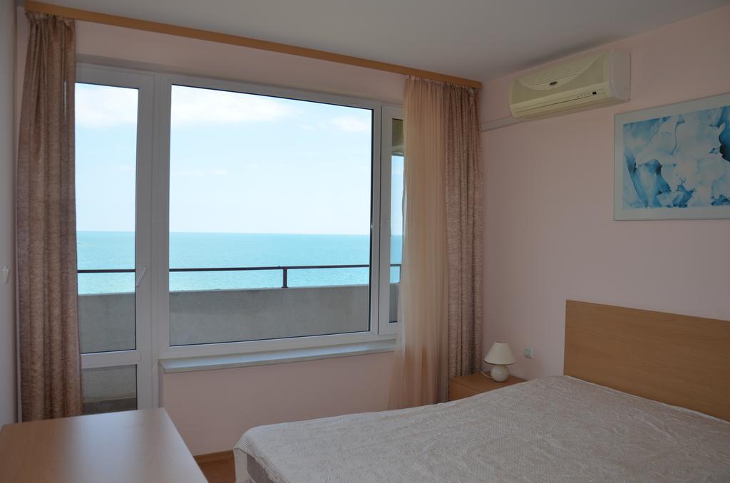 Single Private Apartments In Marina View Fort Beach Święty Włas Zewnętrze zdjęcie